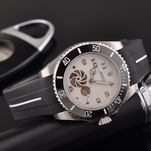 ロレックス サブマリーナ 値段