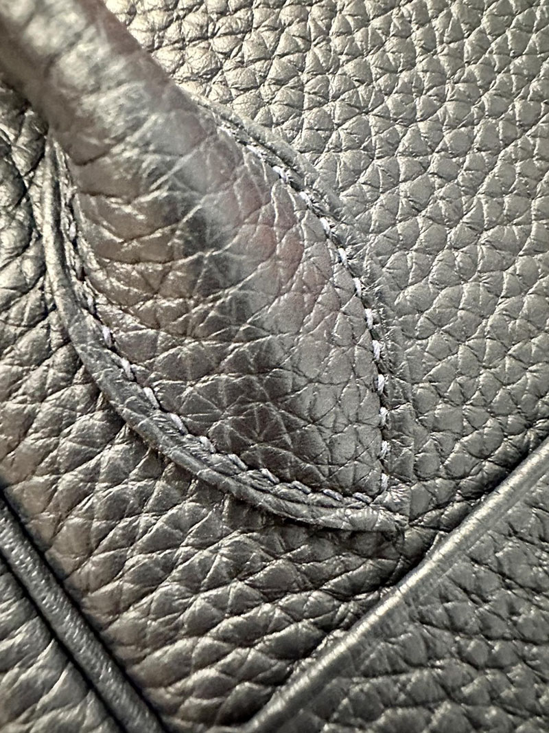 エルメス HERMES リンディ26 ブルーニュイ トリヨンクレマンス ゴールド金具 2412861 リンディ26 定価 - 画像 (3)