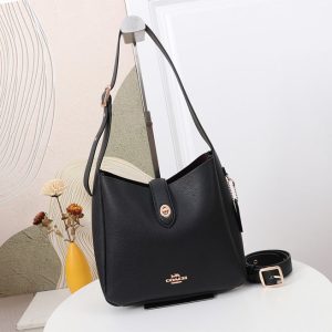 コーチ ハドリーホーボー アウトレット