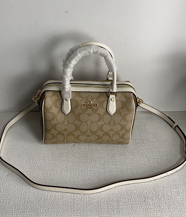 コーチ ローアン サッチェル・ブロックド シグネチャー キャンバス CH486 IMXDM サンド/チョーク ゴールド金具 コーチ ボストンバッグ アウトレット - 画像 (9)
