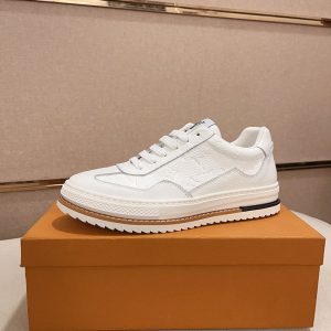 ルイヴィトン スニーカー メンズ 新作