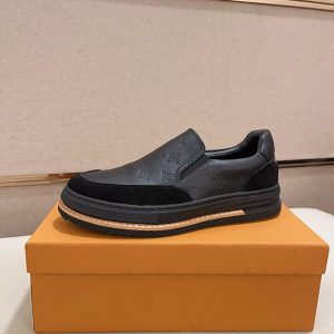 ヴィトン スニーカー 新作