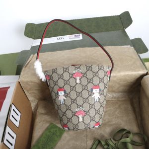 芸能人 バック 女性