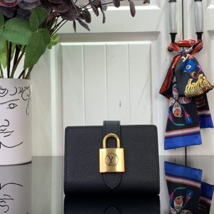 ルイヴィトン 財布 二つ折り新品