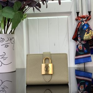 ルイヴィトン 財布 二つ折り新品