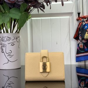 ルイヴィトン 財布 二つ折り新品