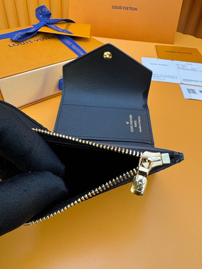 並行輸入品 ルイヴィトン ポルトフォイユ・ゾエ M80725 RFID モノグラム ブラウン ヴィトンの財布を持つ 女 - 画像 (5)