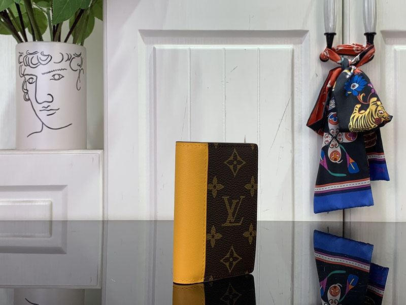 ルイヴィトン オーガナイザー・ドゥ ポッシュ サフラン イエロー