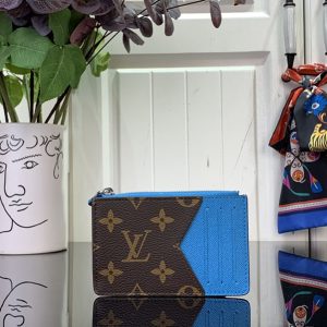 カードケース 財布に入る