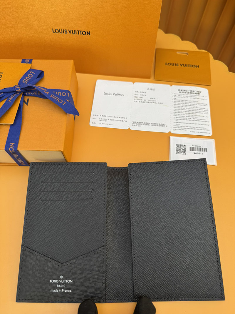 激安サイト ルイヴィトン パスポートカバー クーヴェルテュール・パスポール NM N64411 RFID ダミエ ブラック ヴィトン激安通販店舗 口コミ - 画像 (4)