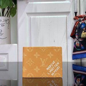 ルイヴィトン 財布 二つ折り 小銭入れあり