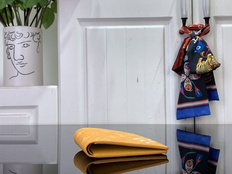 ルイヴィトン ポルトフォイユ・ミュルティプル イエロー M12866