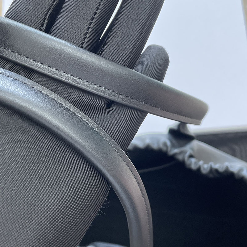 最高級セリーヌスーパーコピー セリーヌバッグコピー カバ ドローストリング キュイル トリオンフ 199973ENY.38NO ブラック セリーヌ トートバッグ 人気 - 画像 (5)