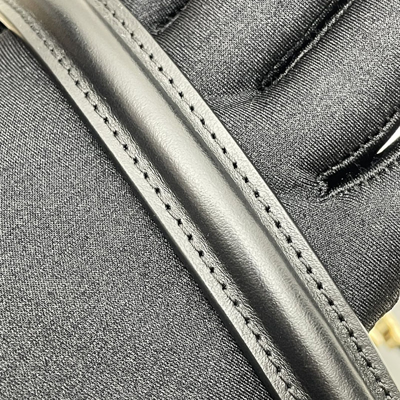 最高級セリーヌスーパーコピー セリーヌバッグコピー スモール ルイーズ バッグ 119173FX9.38NO ブラック セリーヌ スモールバケット 口コミ - 画像 (5)