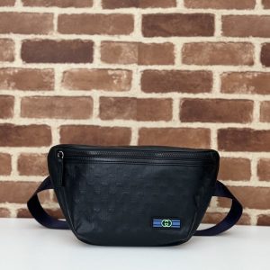 グッチ ボディバッグ メンズ