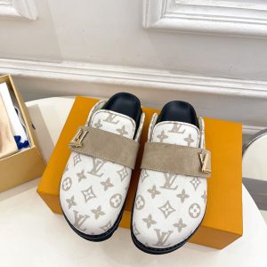 冬 ミュール おかしい