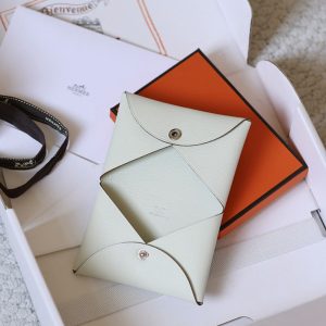 エルメス 名刺入れ 値段