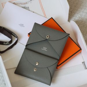 エルメス カルヴィデュオ 定価