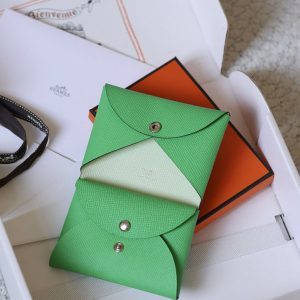 エルメス カルヴィ 定価