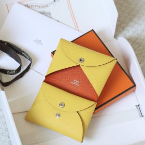 エルメス カルヴィ 定価