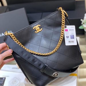 シャネル ショルダーバッグ 新作