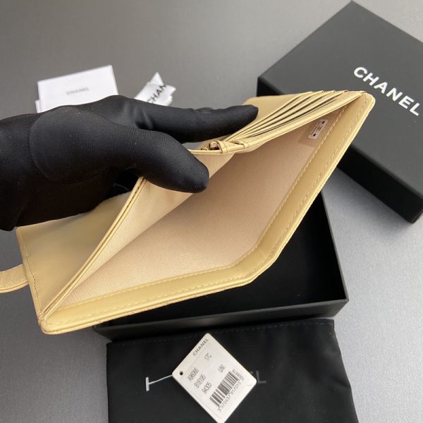 CHANEL ベージュ キルティング 三つ折り財布