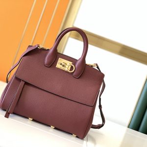 ferragamo バッグ人気