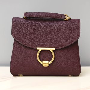 Ferragamo バッグ アウトレット