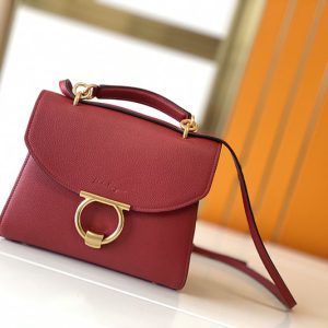 トップハンドルバッグ 使いにくい