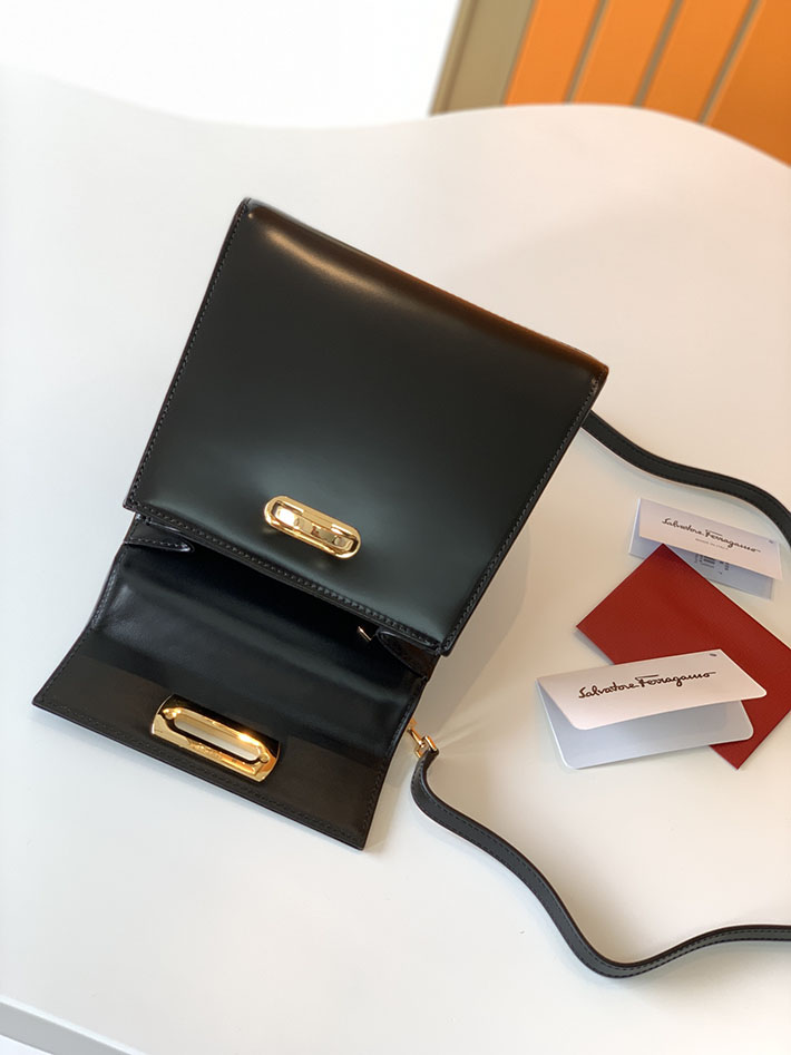 FERRAGAMO 新作バッグ フェラガモ バッグ アウトレット アイコニック トップハンドル (S) ブラック 212193 749021 - 画像 (8)