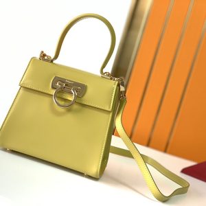 ferragamo バッグ人気