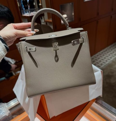 エルメス アウトレット 店舗 HERMES ケリー25 内縫い エトゥープ トゴ シルバー金具 2520866 エルメス ケリー25 定価 photo review