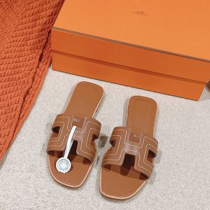 レディース サンダルトレンド 2025