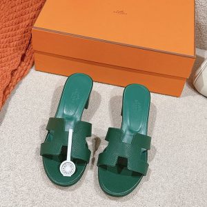 レディース サンダルトレンド 2025