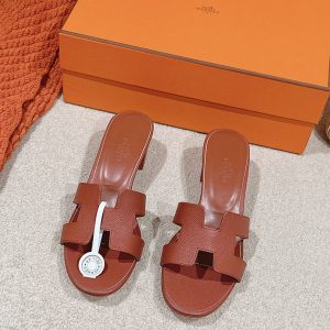 レディース サンダルトレンド 2025