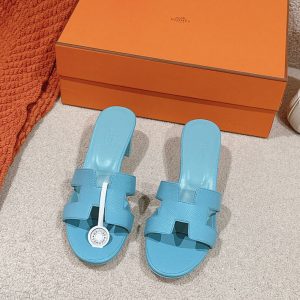 レディース サンダルトレンド 2025