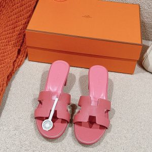 レディース サンダルトレンド 2025