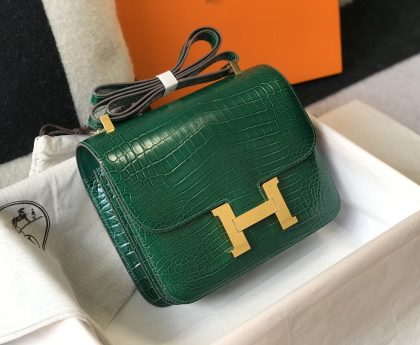 コンスタンス24 コーデ