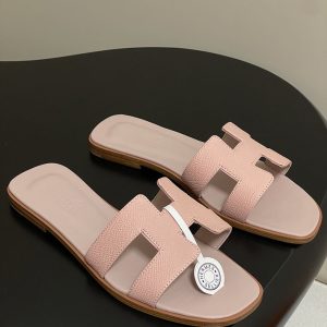 レディース サンダルトレンド 2025