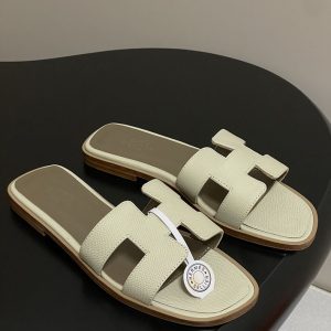 夏 サンダル レディース 歩きやすい