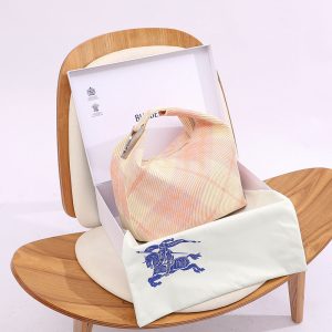 バーバリー バッグ アウトレット