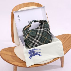 バーバリー バッグ アウトレット