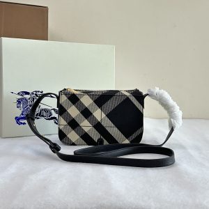 バーバリー ミニショルダーバッグ