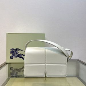 レディース バーバリー ショルダーバッグ