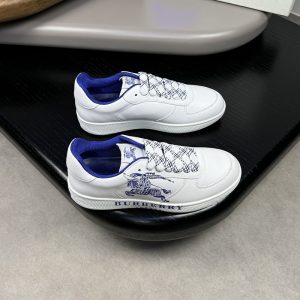 バーバリー スニーカー メンズ