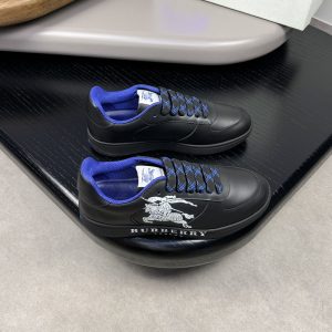 バーバリー スニーカー メンズ