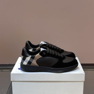 バーバリー スニーカー アウトレット