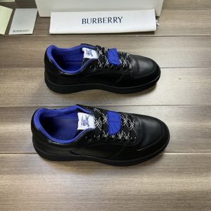 バーバリー スニーカー アウトレット