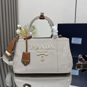 プラダ トートバッグ 人気