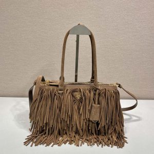 プラダ バッグ 人気